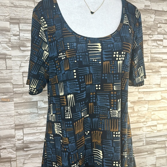 Lularoe pattern Perfect Tee. - Picture 2 of 12